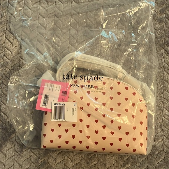 kate spade Handbags - Kate Spade bag and wallet Valentines 😍
